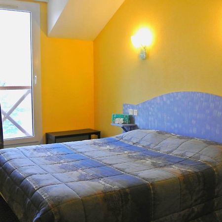 Logis Argonne Hotel Vouziers ภายนอก รูปภาพ