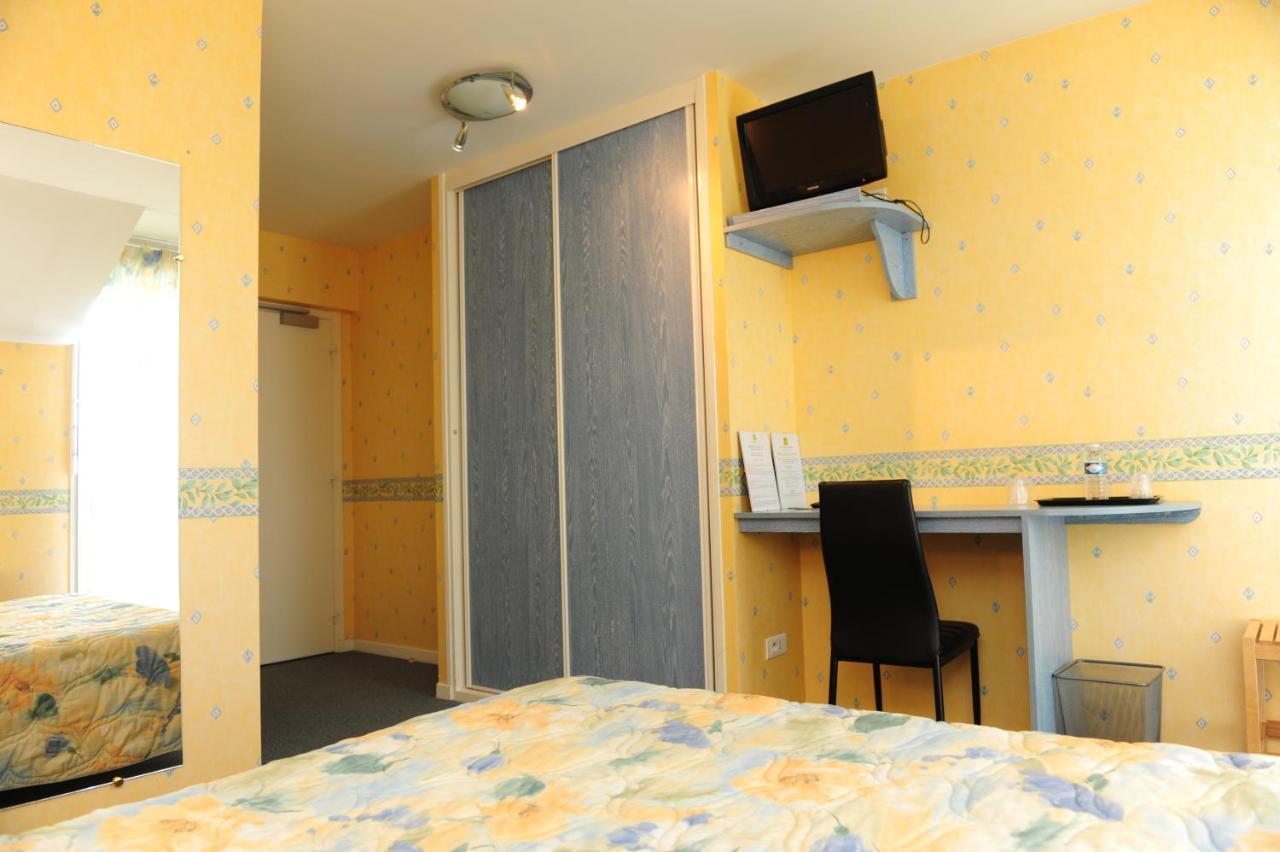 Logis Argonne Hotel Vouziers ภายนอก รูปภาพ