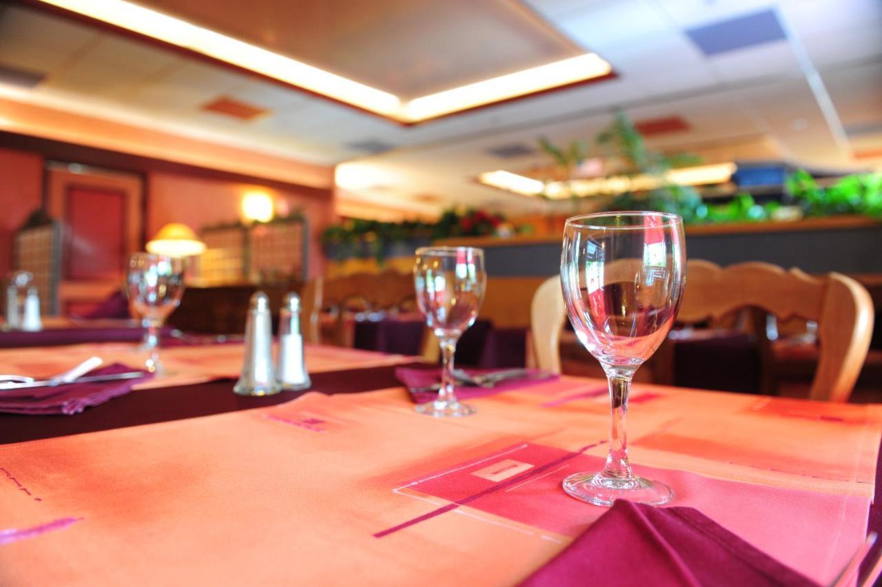 Logis Argonne Hotel Vouziers ภายนอก รูปภาพ