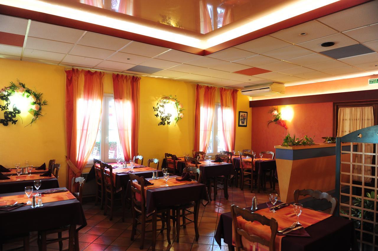 Logis Argonne Hotel Vouziers ภายนอก รูปภาพ